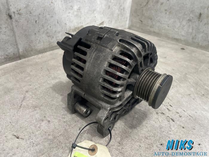 Dynamo van een Volkswagen Passat Variant (3C5) 1.4 TSI 16V 2008