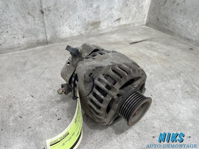 Gebruikte Alternator Toyota Yaris (P1) 1.0 16V VVT-i Prijs op aanvraag aangeboden door Niks autodemontage