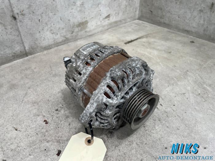 Gebruikte Dynamo Honda Jazz (GE6/GE8/GG/GP) 1.4 VTEC 16V Prijs op aanvraag aangeboden door Niks autodemontage