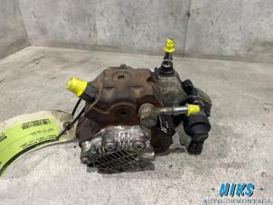 Gebruikte Brandstofpomp Mechanisch Renault Trafic New (FL) 2.0 dCi 16V 115 Prijs op aanvraag aangeboden door Niks autodemontage