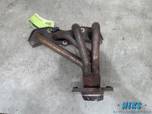 Gebruikte Uitlaatspruitstuk Toyota Yaris (P1) 1.0 16V VVT-i Prijs op aanvraag aangeboden door Niks autodemontage