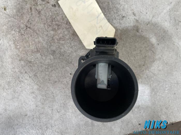 Luchtweger van een Renault Trafic New (FL) 2.0 dCi 16V 115 2008