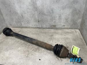 Gebruikte Aandrijfas rechts-voor Volkswagen Caddy III (2KA,2KH,2CA,2CH) 2.0 SDI Prijs op aanvraag aangeboden door Niks autodemontage