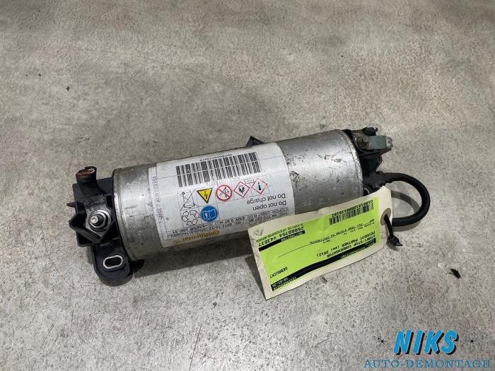Gebruikte Start/stop condensator Peugeot Partner (GC/GF/GG/GJ/GK) 1.6 HDI 90 Prijs op aanvraag aangeboden door Niks autodemontage
