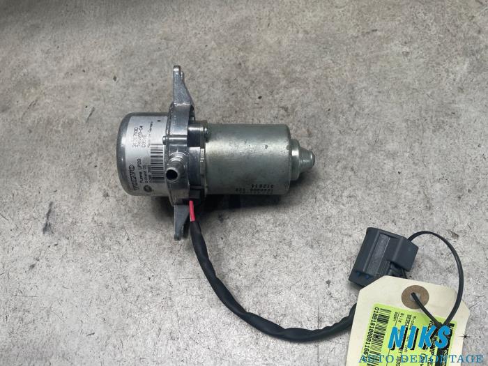 Gebruikte Vacuumpomp Rembekrachtiging Volvo C30 (EK/MK) 2.5 T5 20V Prijs op aanvraag aangeboden door Niks autodemontage