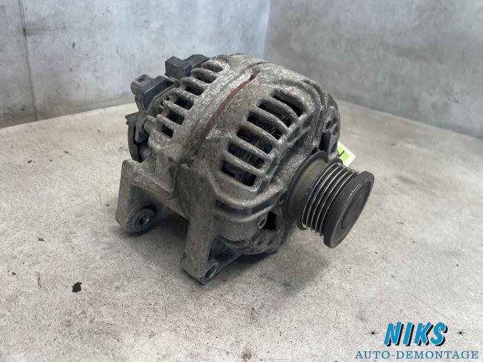 Gebruikte Alternator Opel Astra H GTC (L08) Prijs op aanvraag aangeboden door Niks autodemontage