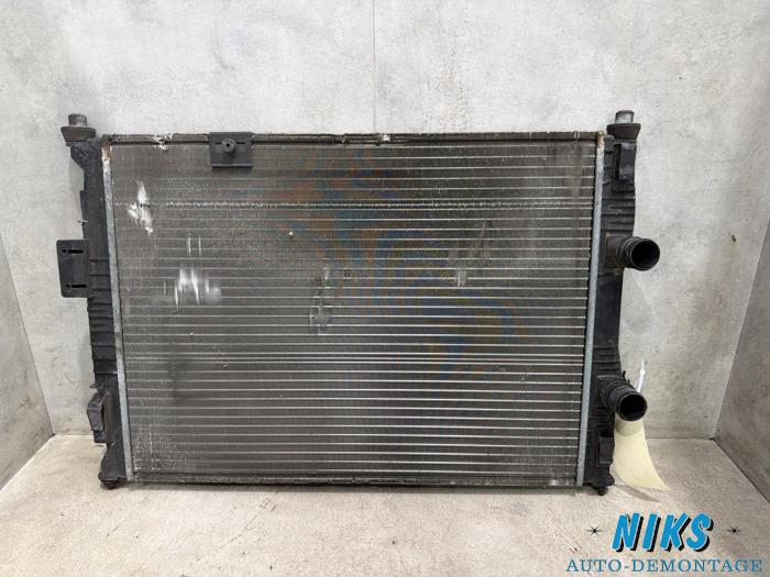 Gebruikte Radiateur Nissan Qashqai (J10) 2.0 16V Prijs op aanvraag aangeboden door Niks autodemontage