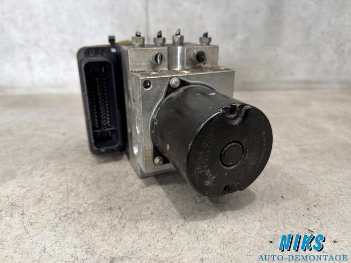 Gebruikte ABS Pomp BMW 5 serie (E60) 523i 24V Prijs op aanvraag aangeboden door Niks autodemontage