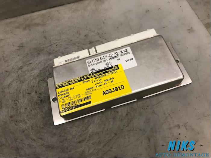 ABS Computer van een Mercedes-Benz C Combi (S202) 1.8 C180T 16V 1998