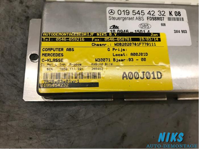 ABS Computer van een Mercedes-Benz C Combi (S202) 1.8 C180T 16V 1998