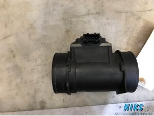 Gebruikte Luchtweger Opel Omega B Caravan (21/22/23) 2.0i 16V Prijs op aanvraag aangeboden door Niks autodemontage