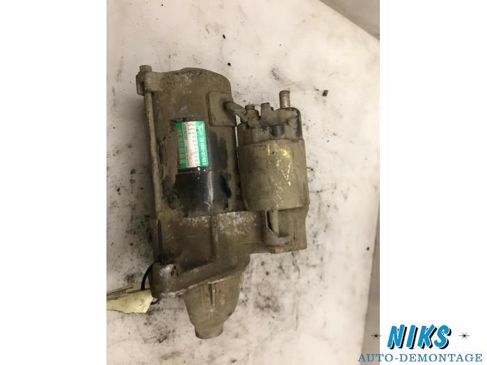 Startmotor van een Daihatsu Terios (J1) 1.3 16V 4x4 1999