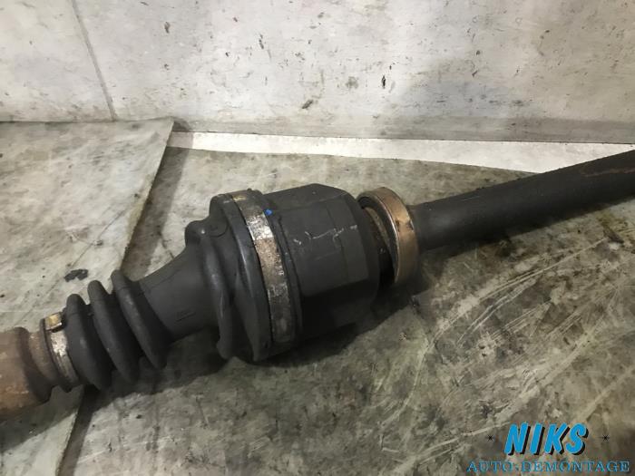Aandrijfas rechts-voor van een Renault Espace (JK) 2.0 16V Turbo 2003