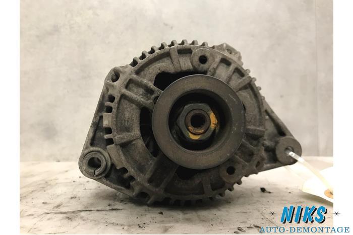 Gebruikte Alternator Toyota Avensis (T22) 2.0 16V Prijs op aanvraag aangeboden door Niks autodemontage