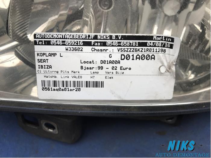 Koplamp links van een Seat Ibiza II Facelift (6K1) 1.6 2000