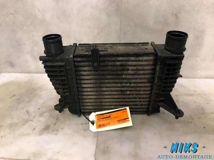 Gebruikte Intercooler Renault Clio III (BR/CR) 1.5 dCi 70 Prijs op aanvraag aangeboden door Niks autodemontage