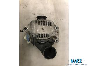 Dynamo van een Ford Mondeo III Wagon 2.0 TDdi 90 16V 2001