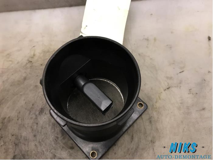 Luchtweger van een Audi A6 (C5) 2.4 V6 30V 2002