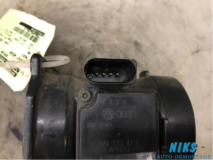 Luchtweger van een Audi A6 (C5) 2.4 V6 30V 2002