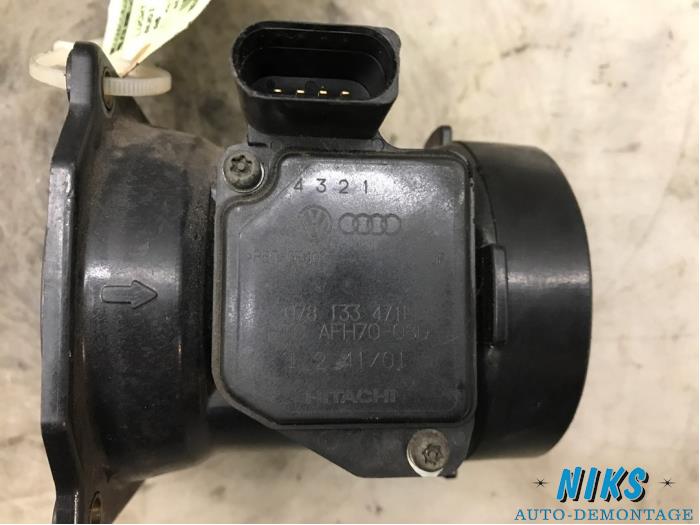 Luchtweger van een Audi A6 (C5) 2.4 V6 30V 2002