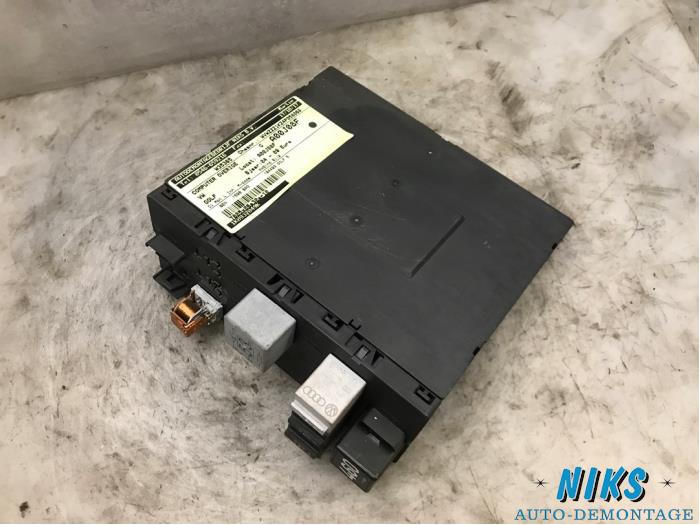 Gebruikte Computer Diversen Volkswagen Golf V (1K1) 1.6 FSI 16V Prijs op aanvraag aangeboden door Niks autodemontage