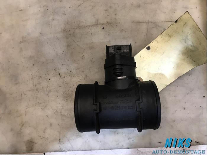 Gebruikte Luchtweger Opel Corsa C (F08/68) 1.0 12V Prijs op aanvraag aangeboden door Niks autodemontage