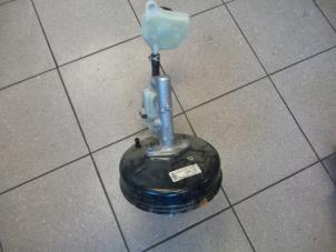 Gebruikte Rembekrachtiger Honda Civic (FK/FN) 2.2 i-CTDi 16V Prijs € 75,00 Margeregeling aangeboden door Autosloopbedrijf H.C.Stouten