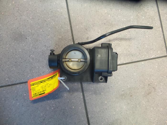 Gebruikte Gasklephuis Renault Laguna II (BG) 1.6 16V Prijs € 75,00 Margeregeling aangeboden door Autosloopbedrijf H.C.Stouten
