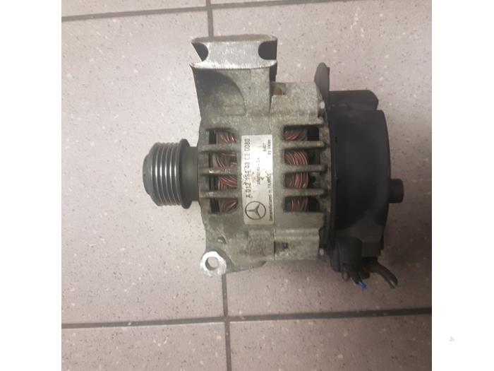 Dynamo van een Mercedes-Benz A (W168) 1.9 A-190 2000