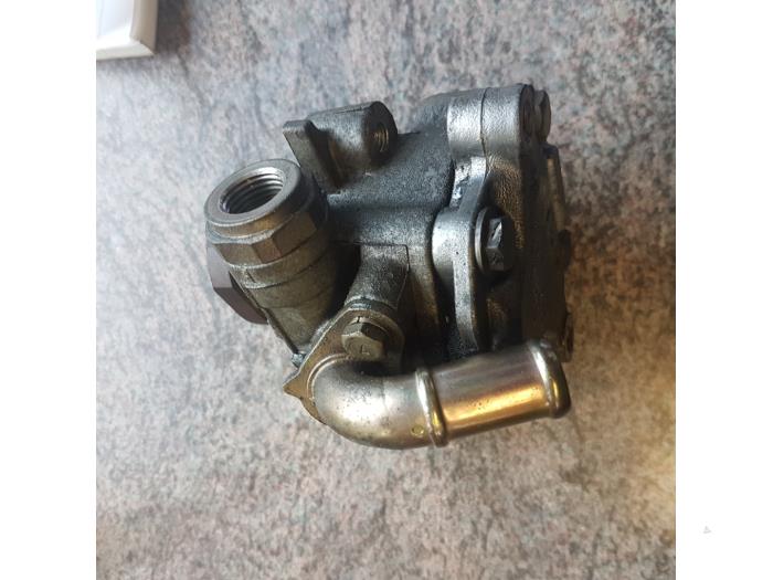 Gebruikte Pomp Servo Seat Leon (1M1) 1.8 20V Prijs € 50,00 Margeregeling aangeboden door Autosloopbedrijf H.C.Stouten