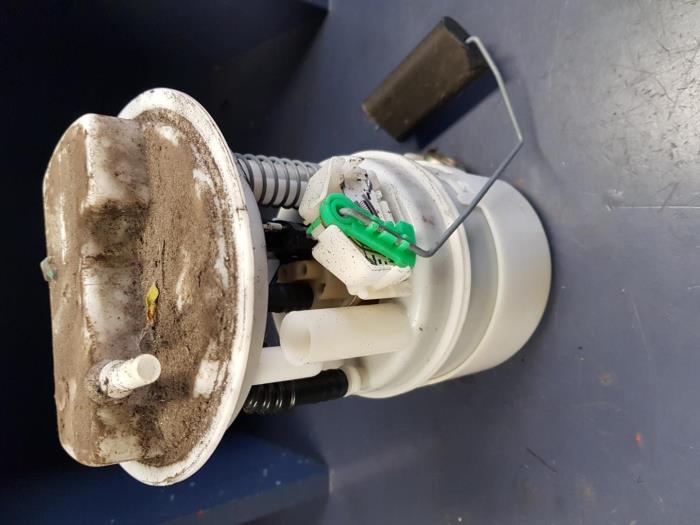 Gebruikte Brandstofpomp Elektrisch Dacia Logan (LS) 1.4 Prijs € 40,00 Margeregeling aangeboden door Autosloopbedrijf H.C.Stouten