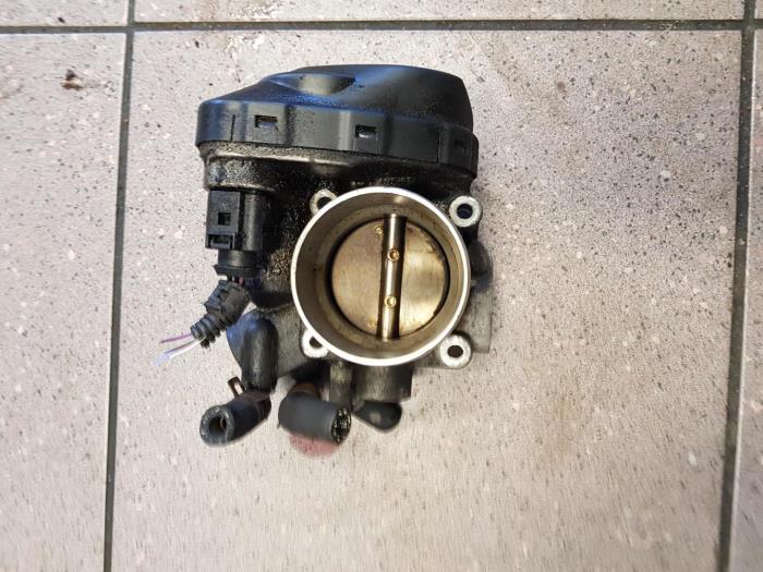 Gebruikte Gasklephuis Skoda Octavia (1U2) 1.6 Prijs € 50,00 Margeregeling aangeboden door Autosloopbedrijf H.C.Stouten