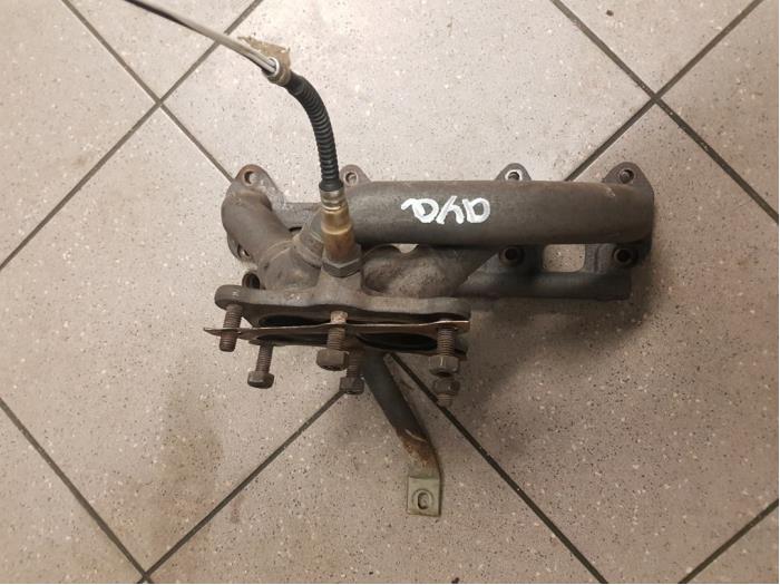 Gebruikte Uitlaatspruitstuk Volkswagen Bora (1J2) 2.0 Prijs € 60,00 Margeregeling aangeboden door Autosloopbedrijf H.C.Stouten