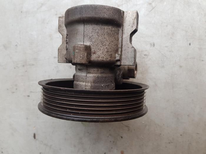 Gebruikte Stuurpomp Chevrolet Lacetti (KLAN) 1.6 16V Prijs € 60,00 Margeregeling aangeboden door Autosloopbedrijf H.C.Stouten