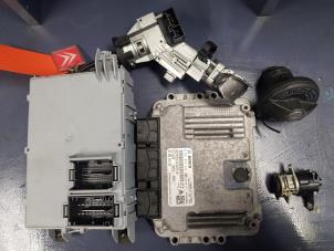 Gebruikte Kontaktslot + computer Citroen Nemo (AA) 1.4 HDi 70 Prijs € 150,00 Margeregeling aangeboden door Autosloopbedrijf H.C.Stouten