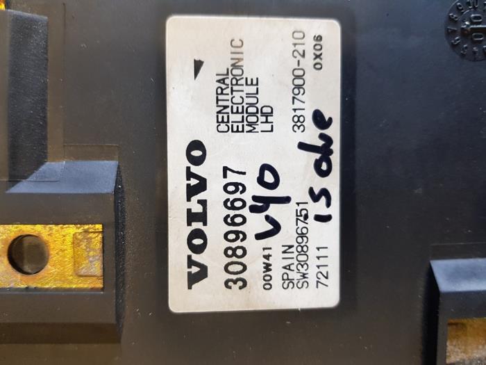 Gebruikte Computer Diversen Volvo V40 (VW) 1.8 16V Prijs € 60,00 Margeregeling aangeboden door Autosloopbedrijf H.C.Stouten
