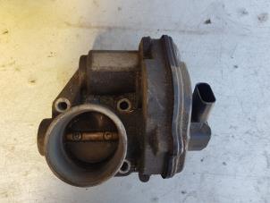 Gebruikte Gasklephuis Ford Fiesta 5 (JD/JH) 1.25 16V Prijs € 50,00 Margeregeling aangeboden door Autosloopbedrijf H.C.Stouten