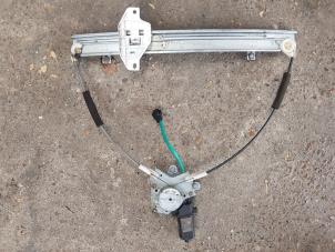 Gebruikte Ruitmechaniek 2Deurs rechts-voor Daewoo Lanos (TA/TF08/48/86) 1.5 Prijs € 40,00 Margeregeling aangeboden door Autosloopbedrijf H.C.Stouten