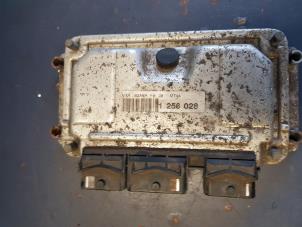 Gebruikte Kontaktslot + computer Peugeot 106 II 1.1 XN,XR,XT,Accent Prijs € 125,00 Margeregeling aangeboden door Autosloopbedrijf H.C.Stouten