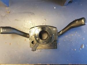 Gebruikte Licht + Raw Schakelaar Volkswagen New Beetle (9C1/9G1) 2.0 Prijs € 50,00 Margeregeling aangeboden door Autosloopbedrijf H.C.Stouten