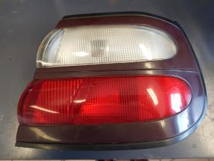 Gebruikte Achterlicht rechts Nissan Almera (N15) 1.4 LX,GX,S 16V Prijs € 25,00 Margeregeling aangeboden door Autosloopbedrijf H.C.Stouten