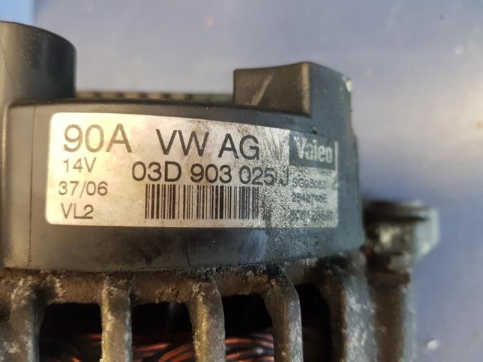 Dynamo van een Volkswagen Polo IV (9N1/2/3) 1.2 12V 2006