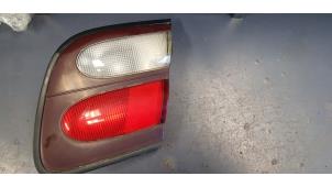 Gebruikte Achterlicht rechts Nissan Almera (N15) 1.4 LX,GX,S 16V Prijs € 20,00 Margeregeling aangeboden door Autosloopbedrijf H.C.Stouten