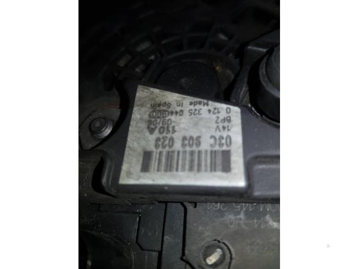 Gebruikte Dynamo Volkswagen Polo IV (9N1/2/3) 1.4 FSI 16V Prijs € 35,00 Margeregeling aangeboden door Autosloopbedrijf H.C.Stouten