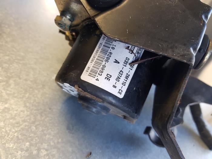 Gebruikte ABS Pomp Ford Fiesta 5 (JD/JH) 1.6 16V Prijs € 90,00 Margeregeling aangeboden door Autosloopbedrijf H.C.Stouten