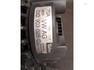 Gebruikte Alternator Volkswagen Polo IV (9N1/2/3) 1.2 12V Prijs € 40,00 Margeregeling aangeboden door Autosloopbedrijf H.C.Stouten