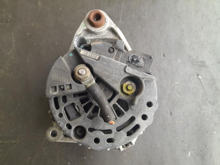Dynamo van een Volkswagen Passat (3B3) 2.8 V6 30V 4Motion 2002