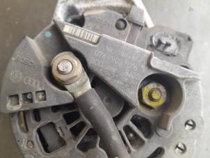 Gebruikte Alternator Volkswagen Passat (3B3) 2.8 V6 30V 4Motion Prijs € 50,00 Margeregeling aangeboden door Autosloopbedrijf H.C.Stouten