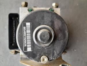 Gebruikte ABS Pomp Peugeot 206 CC (2D) 2.0 16V Prijs € 80,00 Margeregeling aangeboden door Autosloopbedrijf H.C.Stouten