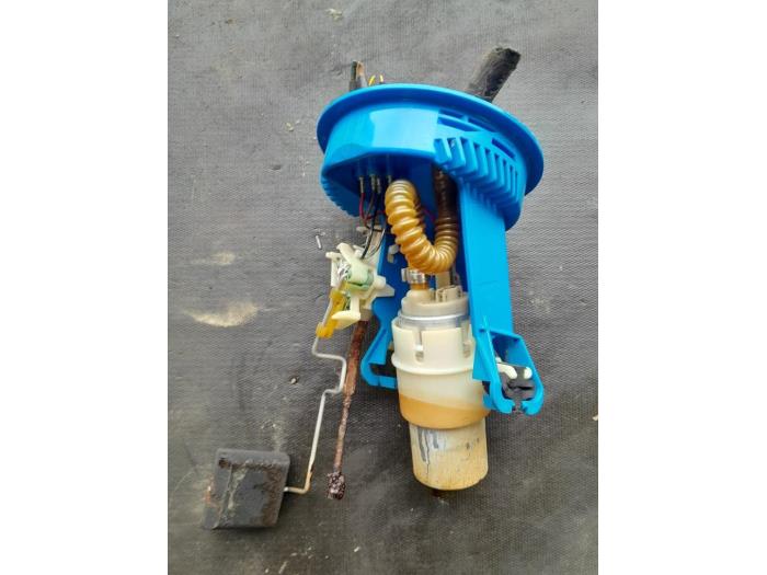 Gebruikte Tank element Pomp BMW 3 serie Touring (E36/3) 320i 24V Prijs € 35,00 Margeregeling aangeboden door Autosloopbedrijf H.C.Stouten